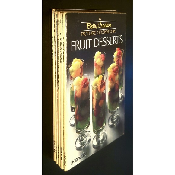 A Betty Crocker Picture Cookbook Lot of (5 Paperbacks) 1982 GOLDEN PRESS - Picture 4 of 5